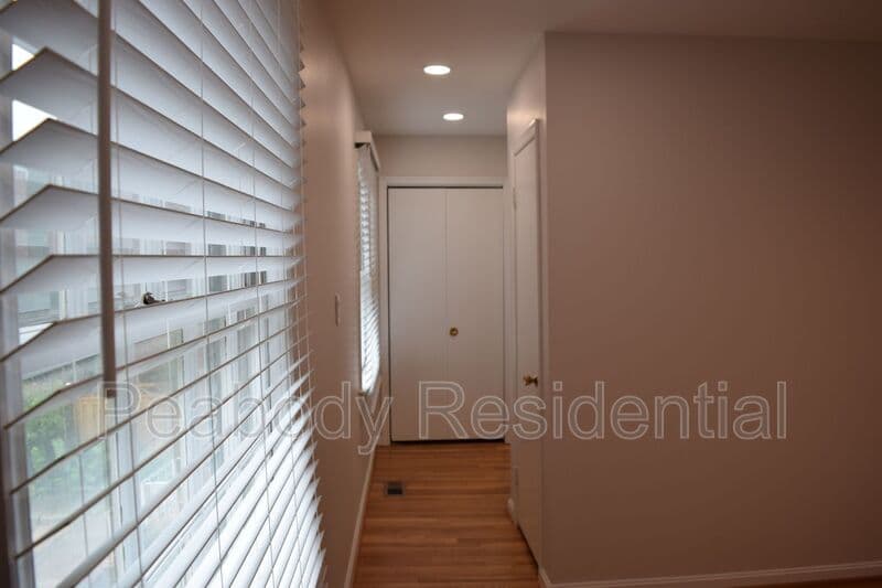 Alexandria House: 1013 N Vail St