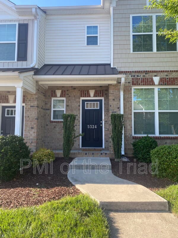 Winston Salem House: 5324 Farm House Trl