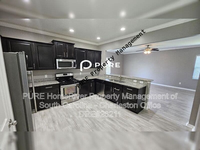 Summerville House: 308 Cantley Ct