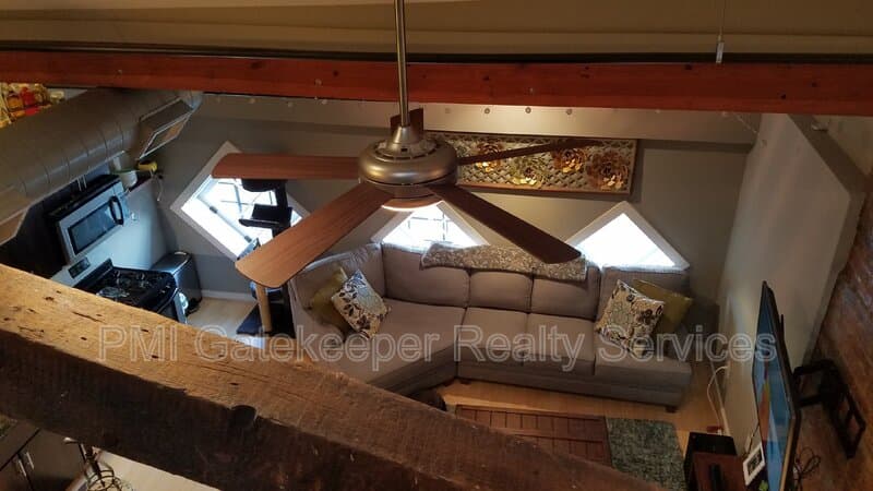 Cincinnati Condo: 1202 Main St