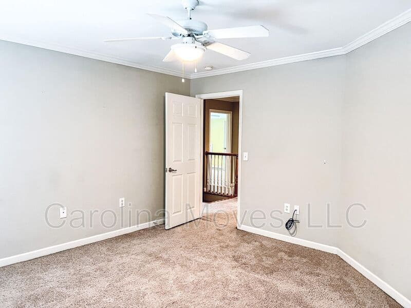 Simpsonville House: 702 Carriage Hill Road
