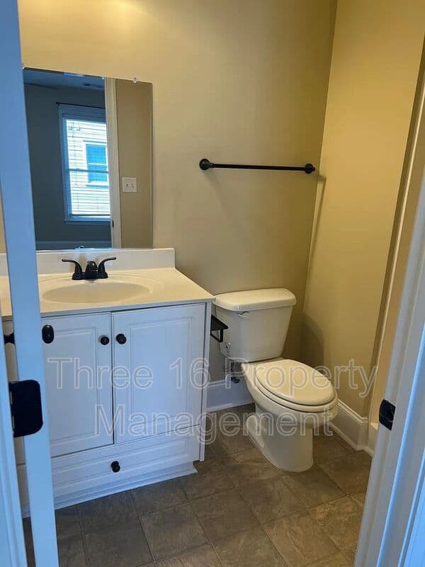 Augusta Townhome: 1555 Craig St