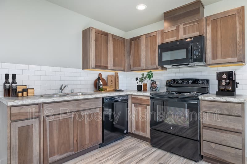 Pasco House: 311 Dawson Ln