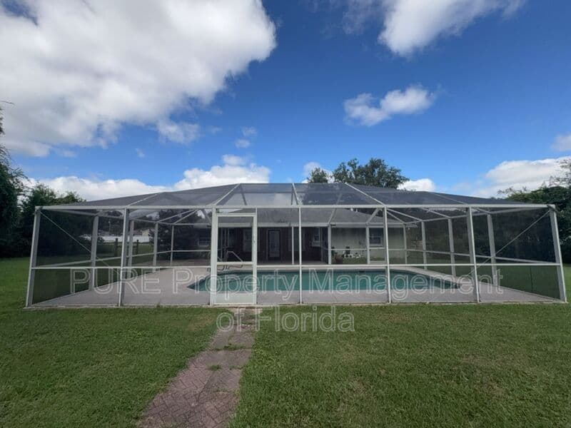 Belleview House: 5918 SE 129th Place