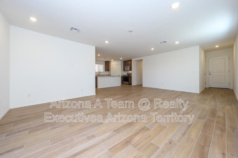 Tucson House: 9122 East Red Bluff Court