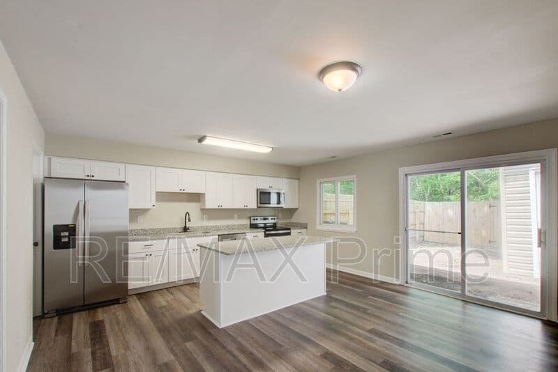 Virginia Beach House: 5375 Grand Lake Crescent
