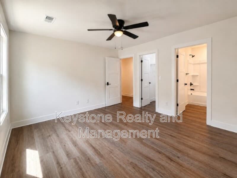Clarksville House: 925 Ford Street