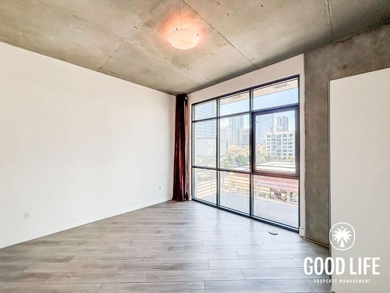 San Diego Condo: 527 10th Ave