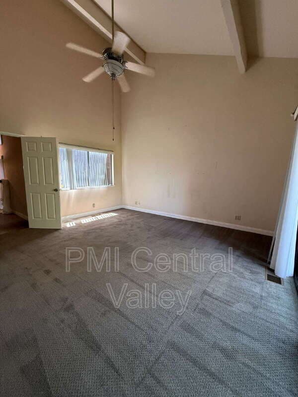 Modesto House: 1725 Edgebrook Drive