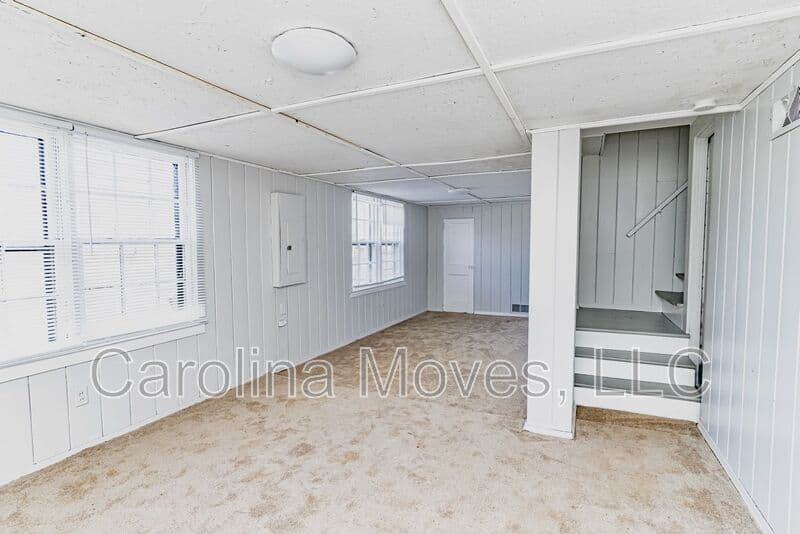 Spartanburg House: 202 Brookwood Terrace