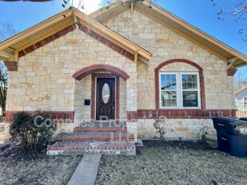 Waco House: 2608 Bosque Blvd