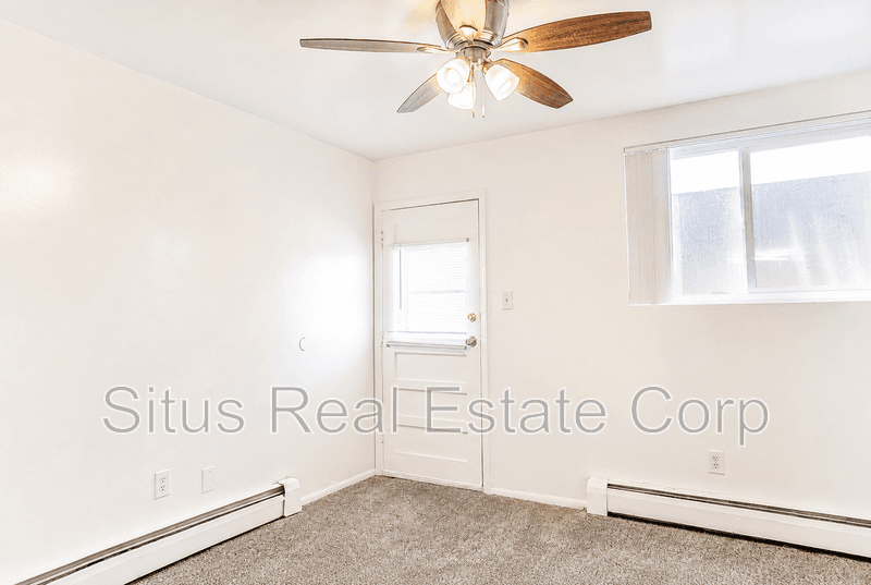 Lakewood House: 1330 Zephyr St.