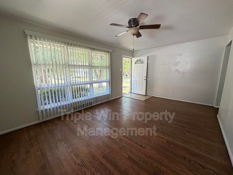 HAZELWOOD House: 6917 BERKRIDGE CT