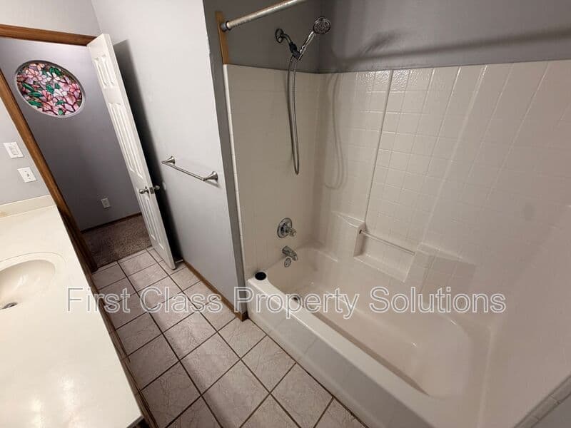 Yukon House: 12306 SW 13th St