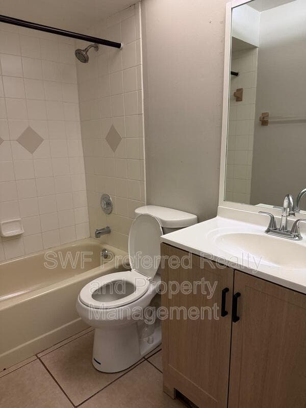Fort Myers Condo: 7400 Constitution Circle