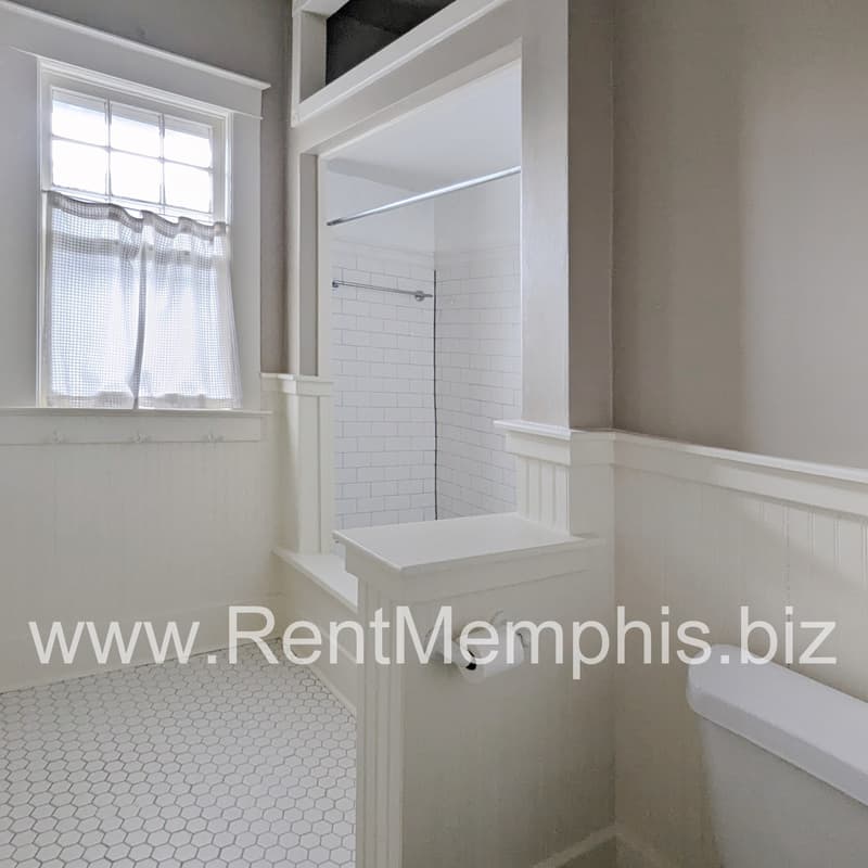 Memphis House: 215 Lemaster Street