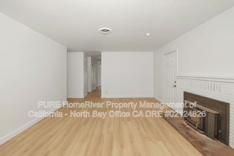 Cloverdale House: 1040 South Cloverdale Blvd