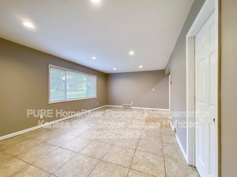 Prairie Village House: 7669 Rainbow Dr