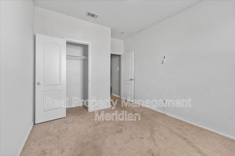 Fort Worth House: 6309 Maritime St