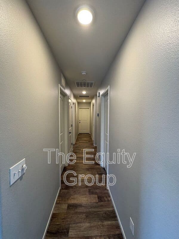 Visalia House: 2113 North Highland Street