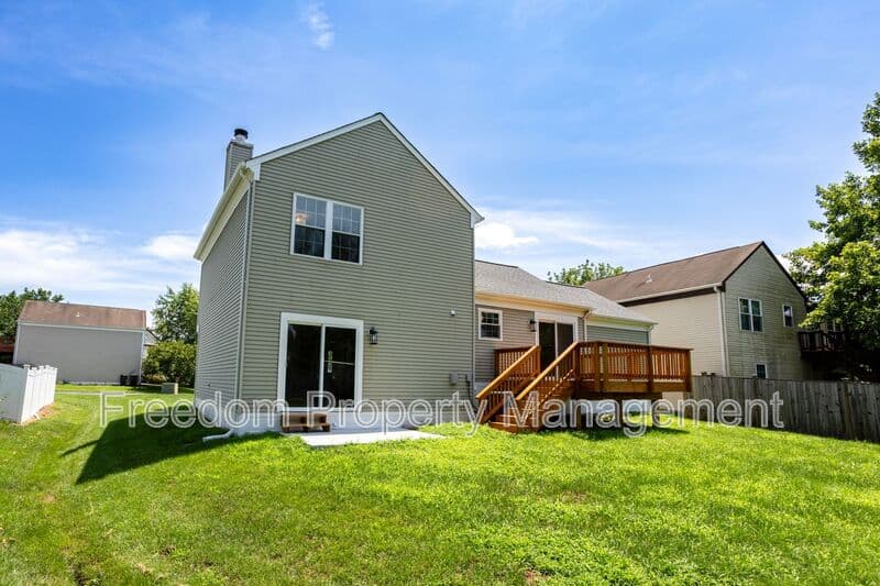 Manassas House: 10116 Wimbledon Ct