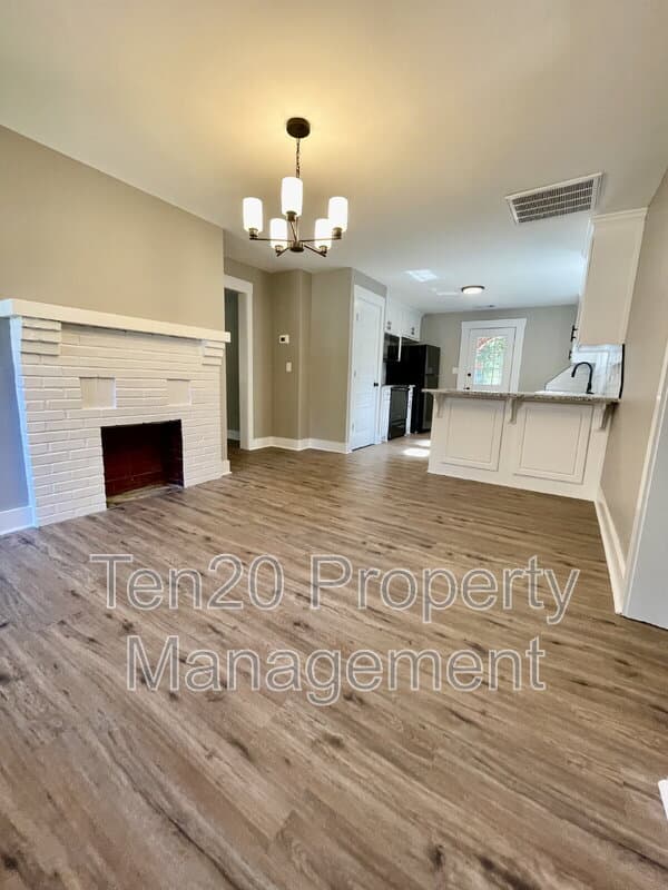 Phenix City House: 1720 19th Avenue