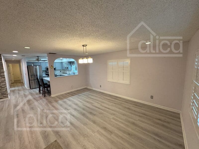 Palmetto House: 244 9th St W
