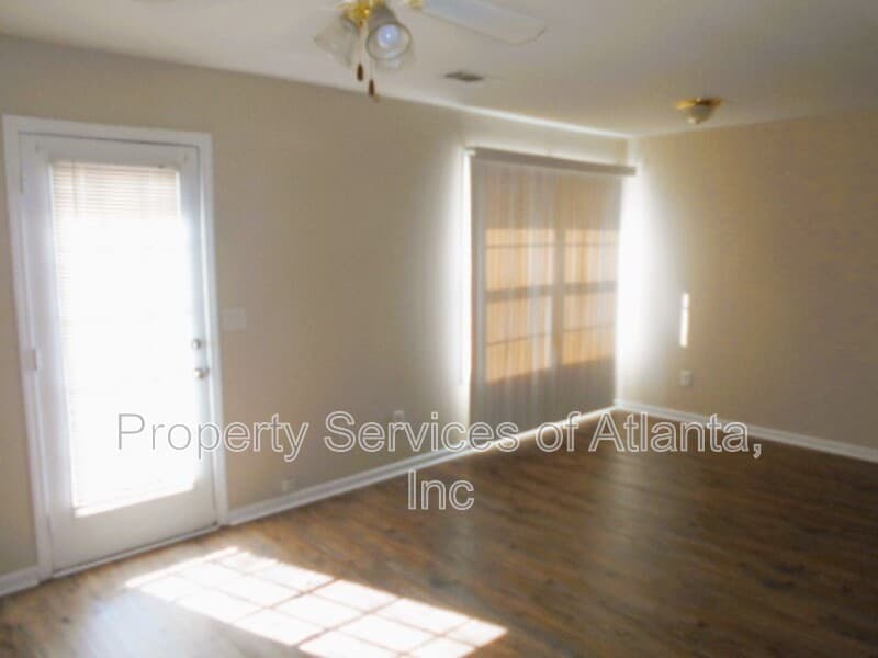 Douglasville House: 7712 Autry Cir