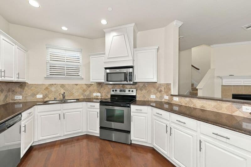 The Colony House: 5972 Clearwater Dr