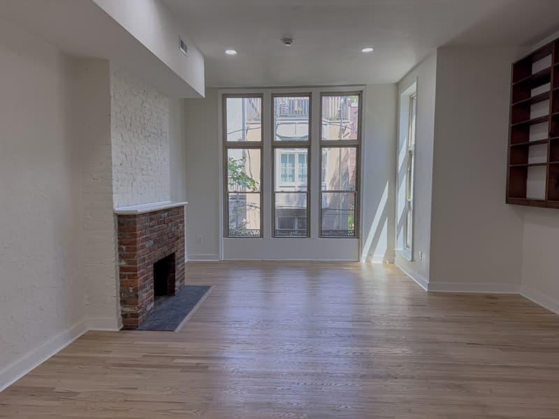 Philadelphia Condo: 2013 Green St - 2FL
