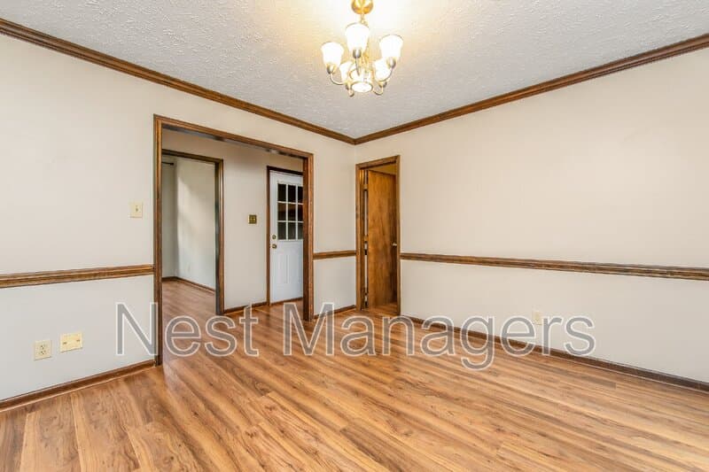 Fayetteville House: 3597 Hastings Drive