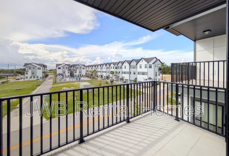 Jacksonville Townhome: 162 Barstow Pl