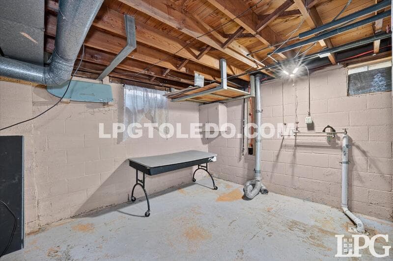 Toledo House: 3610 Burton Ave.
