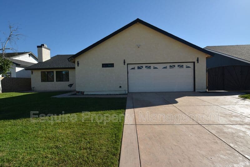 CAMARILLO House: 850 1/2 AILEEN ST
