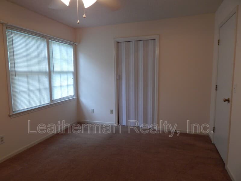 Florence Condo: 738-E Coventry Lane
