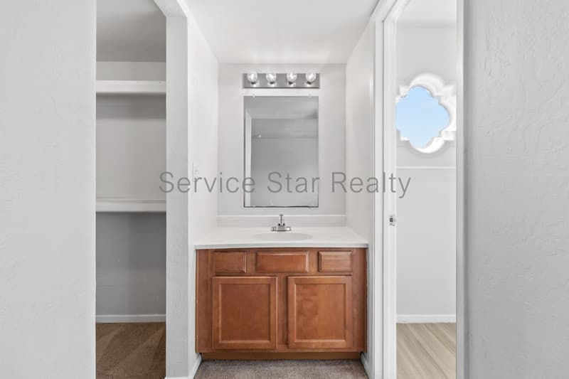Phoenix Condo: 16602 N 25th St