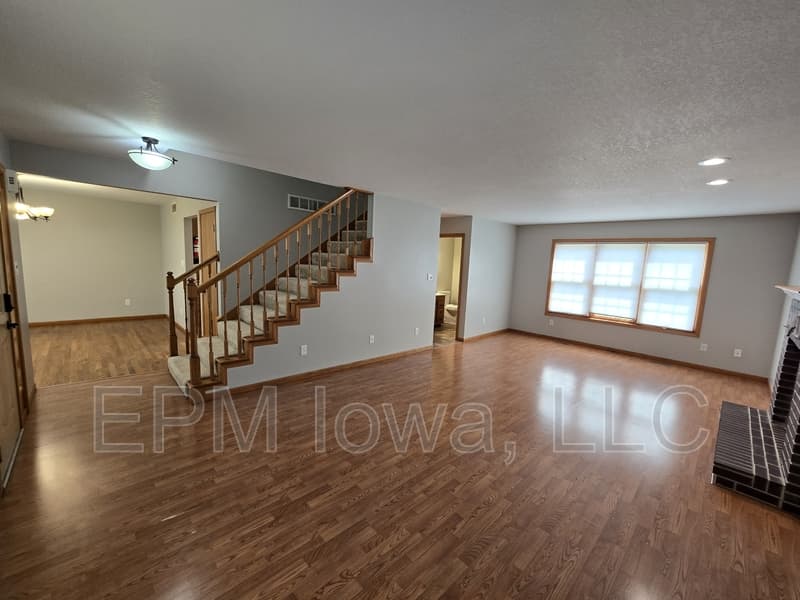 Cedar Falls House: 4710 Donald Drive