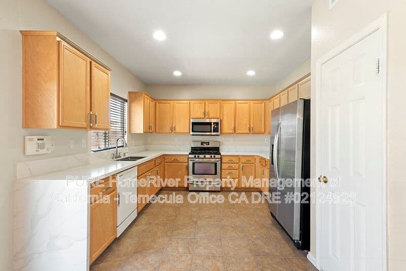 Menifee House: 29055 Emerald Cir.