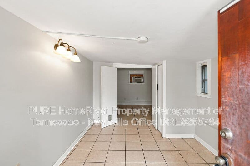 Nashville House: 234 Antioch Pike