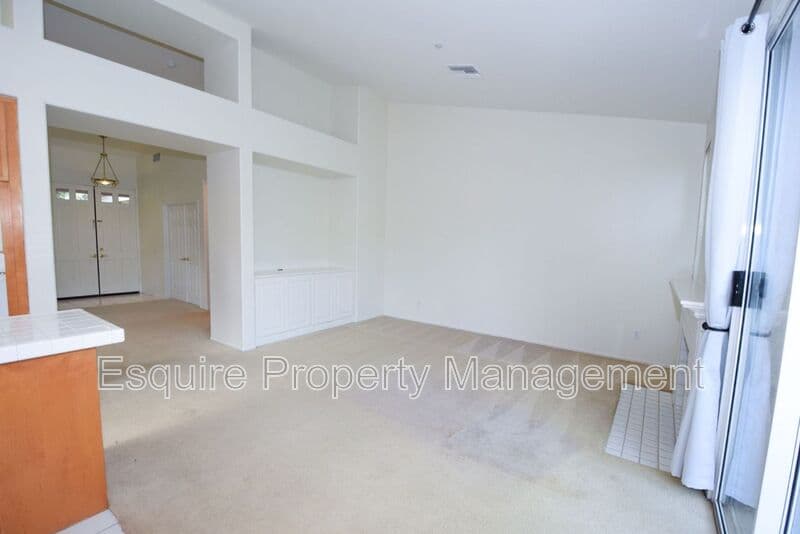 OXNARD House: 1821 LA QUINTA LN