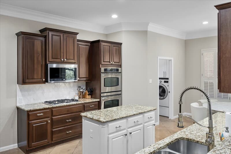 Austin House: 12921 Bloomfield Hills Lane