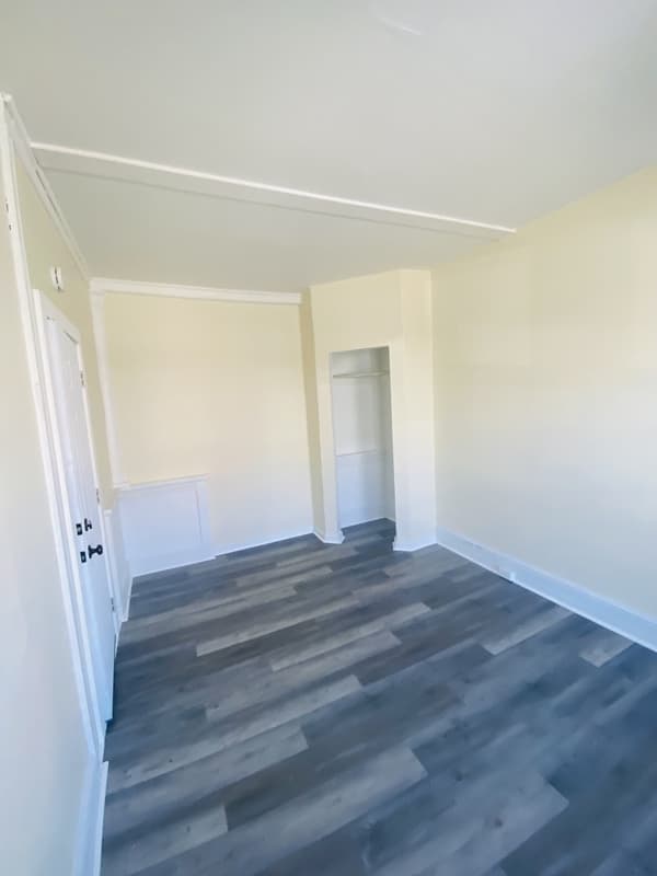 York House: 144 West Jackson Street - B