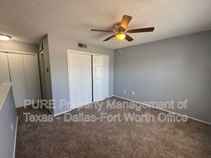 Irving Apartment: 4002-4004 W. Pioneer Dr