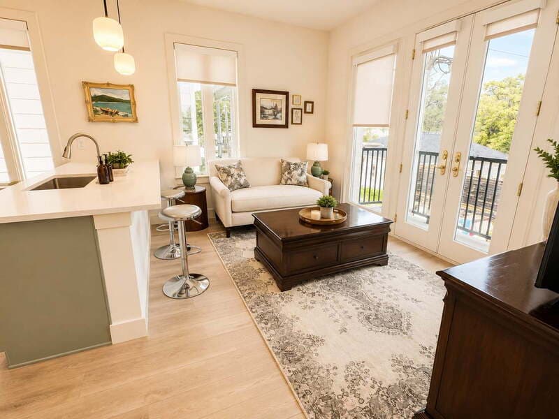 Savannah Condo: 2613 Montgomery Street