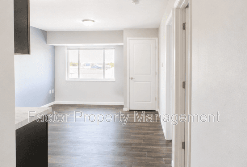 Belle Plaine Apartment: 561 Elk Street South