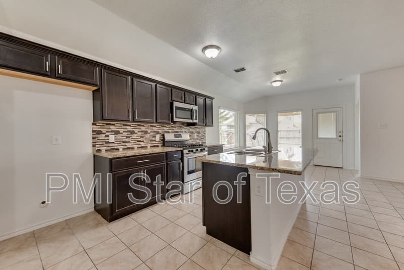 Fort Worth House: 6324 Spokane Drive