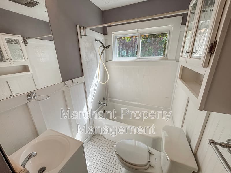Greenville House: 20 Penrose Avenue