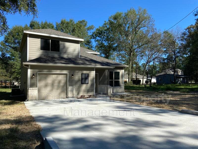 Montgomery House: 15860 Pecan Drive