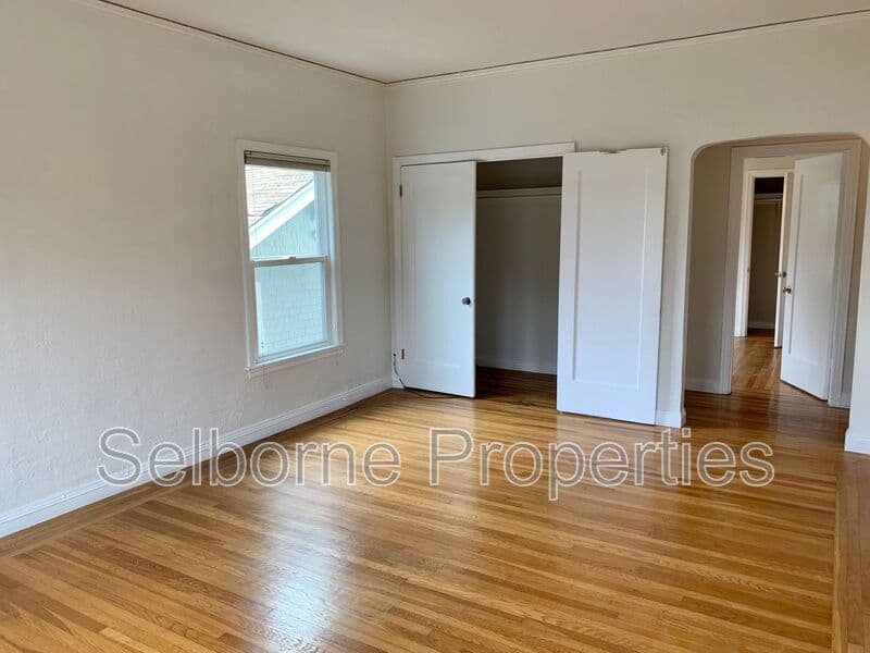 Oakland House: 507 Forest Street