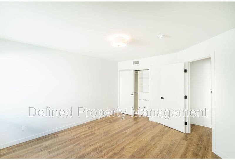 Los Angeles Condo: 6120 Eleanor Ave